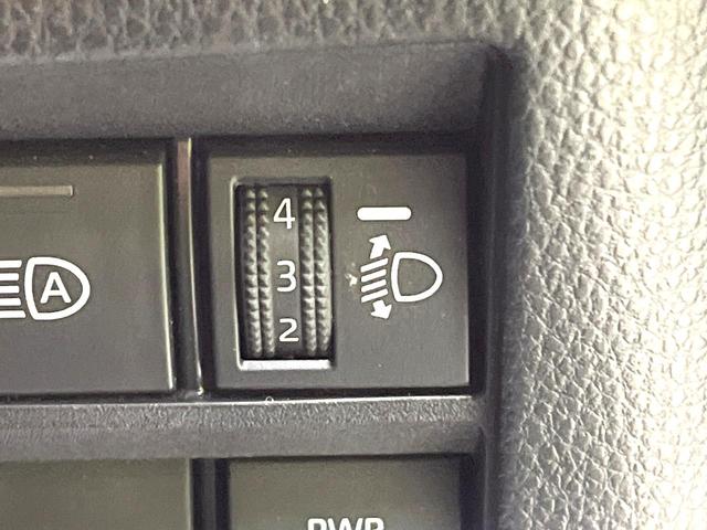 ヴォクシー ハイブリッドＳ－Ｇ　禁煙車　両側電動ドア　１０．５インチディスプレイオーディオプラス　後席モニター　バックカメラ　衝突被害軽減システム　レーダークルーズ　ＥＴＣ　コーナーセンサー　ＬＥＤヘッド　純正１６インチアルミ（43枚目）