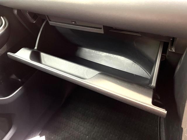 ヴォクシー ハイブリッドＳ－Ｇ　禁煙車　両側電動ドア　１０．５インチディスプレイオーディオプラス　後席モニター　バックカメラ　衝突被害軽減システム　レーダークルーズ　ＥＴＣ　コーナーセンサー　ＬＥＤヘッド　純正１６インチアルミ（60枚目）