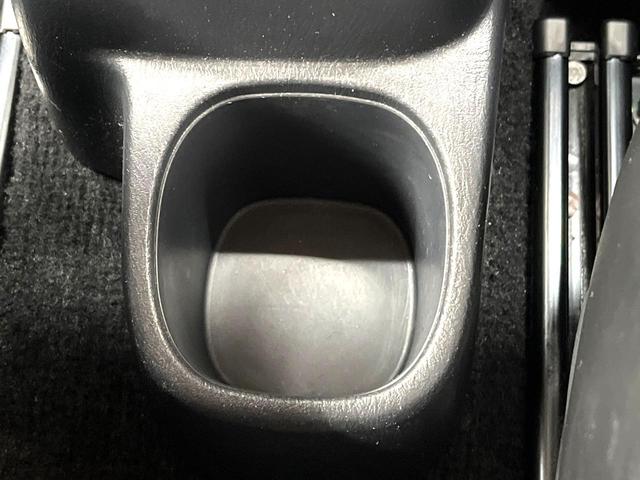 ジムニー ランドベンチャー　禁煙車　４ＷＤ　純正ＳＤナビ　シートヒーター　純正１６インチアルミ　Ｂｌｕｅｔｏｏｔｈ再生　フルセグ　ＣＤ／ＤＶＤ再生　プライバシーガラス　ステアリングスイッチ　革巻きステアリング　フォグライト（52枚目）