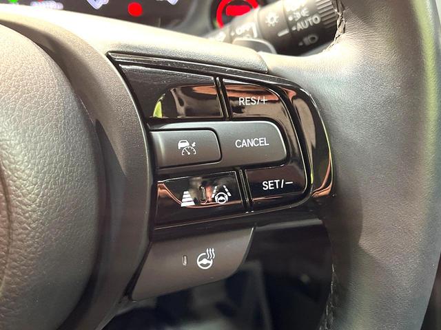 ヴェゼル ｅ：ＨＥＶ　Ｚ　禁煙車　衝突軽減システム　アダプティブクルーズ　純正８インチナビ　バックカメラ　フルセグ　ドラレコ　ＥＴＣ２．０　ｂｌｕｅｔｏｏｔｈ再生　シートヒーター　ハーフレザーシート　シーケンシャルターンランプ（5枚目）