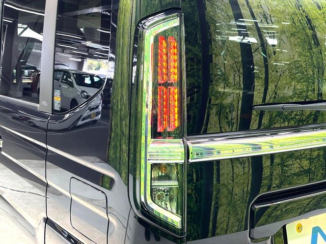 スペーシアカスタム ハイブリッドＸＳターボ　禁煙車　両側電動スライドドア　ターボ　衝突軽減システム　レーダークルーズ　純正９インチナビ　全周囲カメラ　フルセグ　ｂｌｕｅｔｏｏｔｈ　シーケンシャルターンランプ　シートヒーター　ハーフレザーシート（61枚目）