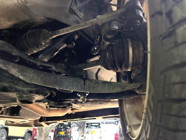 セルボ ＧリミテッドＩＩ　禁煙車　スマートキー　純正１４インチアルミ　ＬＥＤフォグ　ヘッドライトレベライザー　サイドバイザー　電動格納ドアミラー　シートリフター　プライバシーガラス（19枚目）