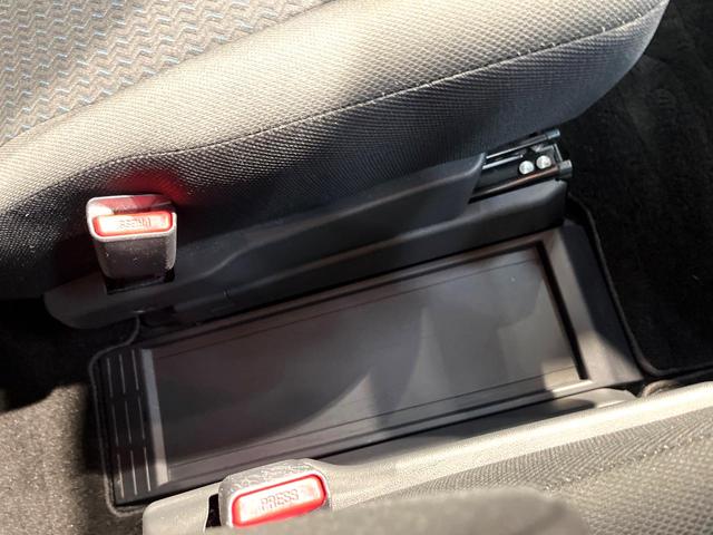 ルーミー カスタムＧ　禁煙車　両側電動スライドドア　衝突軽減装置　純正ナビ　バックカメラ　レーダークルーズ　ＥＴＣ　オートマチックハイビーム　Ｂｌｕｅｔｏｏｔｈ　フルセグ　ＬＥＤライト　クリアランスソナー（52枚目）