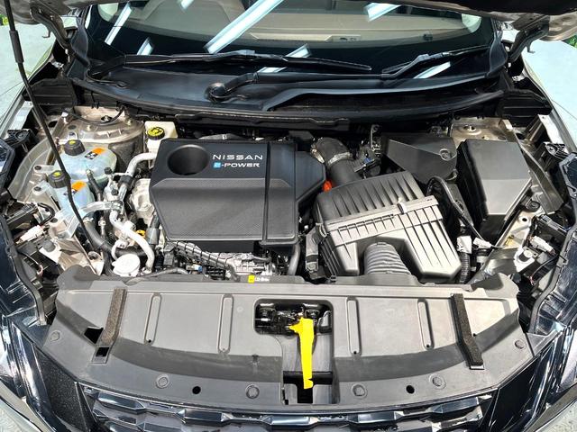 エクストレイル X e-4ORCE 禁煙車 4WD 12.3インチナビ 全周囲カメラ 衝突被害軽減システム 電動リアゲート ドラレコ コーナーセンサー スマートキー LEDヘッド ETC2.0 クルコン オートハイビーム(18枚目)