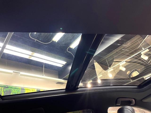 ハリアー プレミアム　サンルーフ　ＴＲＤエアロ　ＢＩＧ－Ｘ９型ナビ　衝突軽減装置　レーダークルーズコントロール　ハーフレザーシート　パワーシート　ＬＥＤヘッドライト　スマートキー　ＥＴＣ　純正１８インチアルミホイール（4枚目）