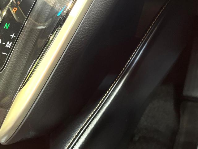 ハリアー プレミアム　サンルーフ　ＴＲＤエアロ　ＢＩＧ－Ｘ９型ナビ　衝突軽減装置　レーダークルーズコントロール　ハーフレザーシート　パワーシート　ＬＥＤヘッドライト　スマートキー　ＥＴＣ　純正１８インチアルミホイール（63枚目）