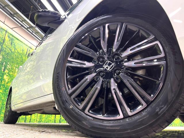 フィット e:HEVホーム 20周年特別仕様車 メゾン 禁煙車 純正8型ナビ バックカメラ 衝突被害軽減システム レーダークルーズ ETC フルセグ コーナーセンサー スマートキー LEDヘッド 純正16インチアルミ オートハイビーム 車線逸脱警報(13枚目)