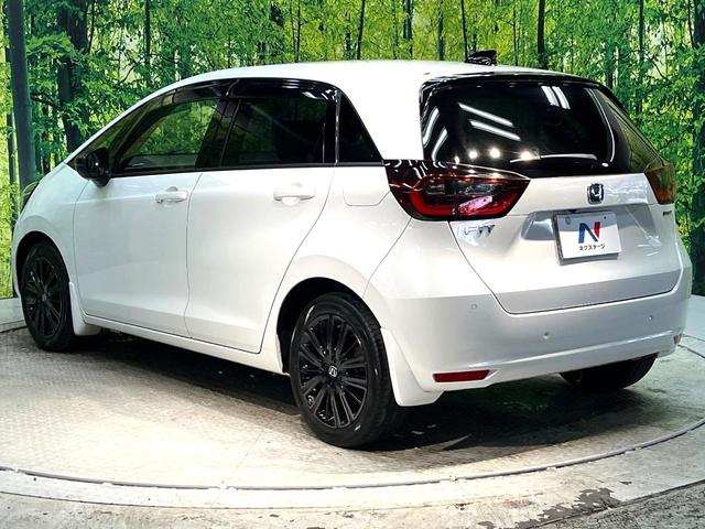 フィット e:HEVホーム 20周年特別仕様車 メゾン 禁煙車 純正8型ナビ バックカメラ 衝突被害軽減システム レーダークルーズ ETC フルセグ コーナーセンサー スマートキー LEDヘッド 純正16インチアルミ オートハイビーム 車線逸脱警報(28枚目)