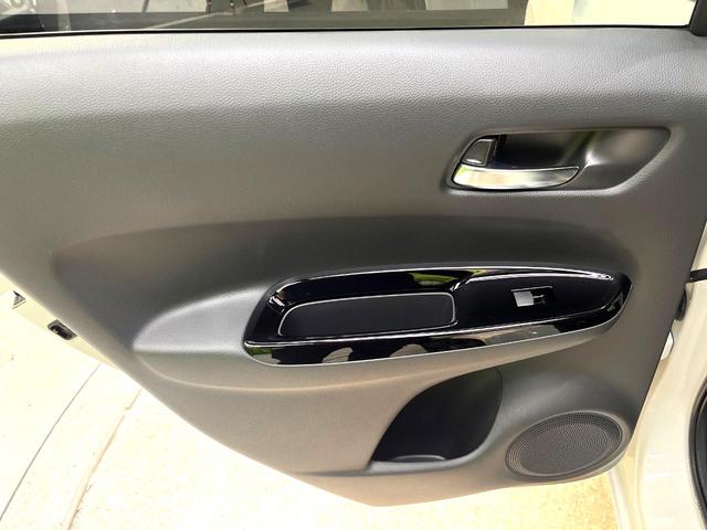 フィット e:HEVホーム 20周年特別仕様車 メゾン 禁煙車 純正8型ナビ バックカメラ 衝突被害軽減システム レーダークルーズ ETC フルセグ コーナーセンサー スマートキー LEDヘッド 純正16インチアルミ オートハイビーム 車線逸脱警報(38枚目)