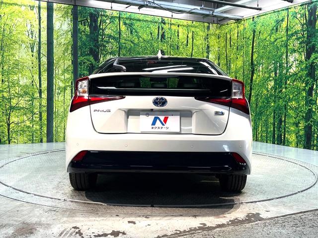 プリウス Ａツーリングセレクション　禁煙車　純正ナビ　バックカメラ　セーフティセンス　レーダークルーズ　パワーシート　コーナーセンサー　スマートキー　ＬＥＤヘッド　ＬＥＤフォグ　ＥＴＣ２．０　純正１７インチアルミ　オートハイビーム（13枚目）