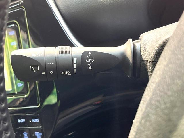 プリウス Ａツーリングセレクション　禁煙車　純正ナビ　バックカメラ　セーフティセンス　レーダークルーズ　パワーシート　コーナーセンサー　スマートキー　ＬＥＤヘッド　ＬＥＤフォグ　ＥＴＣ２．０　純正１７インチアルミ　オートハイビーム（55枚目）