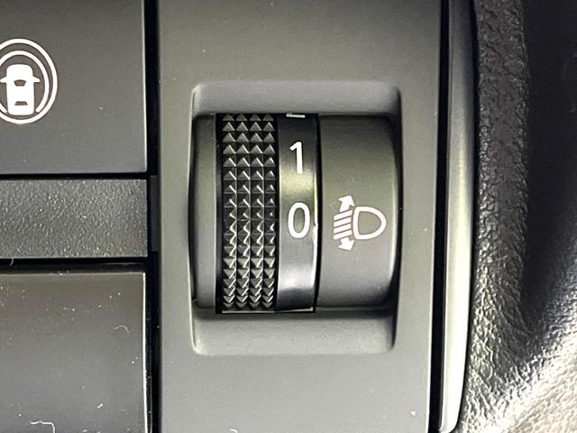 デイズ Ｘ　禁煙車　衝突軽減システム　全周囲カメラ　クリアランスソナー　レーンキープアシスト　スマートキー　純正１４インチアルミホイール　アイドリングストップ　プライバシーガラス　盗難防止装置　オートハイビーム（42枚目）