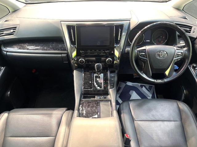 アルファード ２．５Ｓ　Ｃパッケージ　サンルーフ　両側電動ドア　後席モニター　バックカメラ　衝突被害軽減システム　レーダークルーズ　禁煙車　電動リアゲート　前席シートエアコン　前後席パワーシート　ドラレコ　コーナーセンサー　スマートキー（2枚目）