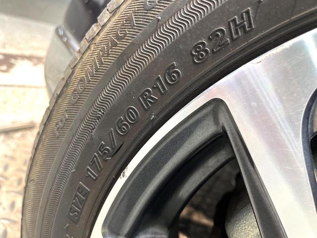 アクア Ｘ－アーバン　禁煙車　純正ＳＤナビ　バックカメラ　ドライブレコーダー　スマートキー　ビルトインＥＴＣ　純正１６インチアルミ　オートライト　オートエアコン　Ｂｌｕｅｔｏｏｔｈ再生　ＣＤ／ＤＶＤ再生　地デジ（26枚目）