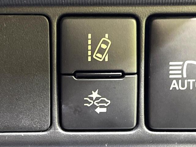 アクア Ｇ　禁煙車　純正ＳＤナビ　バックカメラ　衝突被害軽減システム　スマートキー　ビルトインＥＴＣ　クルコン　車線逸脱警報　オートライト　オートエアコン　Ｂｌｕｅｔｏｏｔｈ　ＣＤ　ＤＶＤ再生　フルセグ（5枚目）