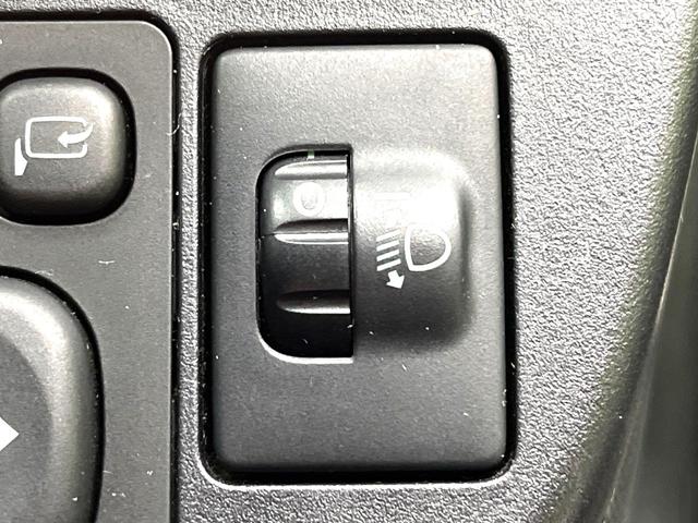 アクア Ｇ　禁煙車　純正ＳＤナビ　バックカメラ　衝突被害軽減システム　スマートキー　ビルトインＥＴＣ　クルコン　車線逸脱警報　オートライト　オートエアコン　Ｂｌｕｅｔｏｏｔｈ　ＣＤ　ＤＶＤ再生　フルセグ（51枚目）