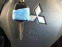 M 禁煙車 ナビ Bluetooth フルセグ CD再生 DVD再生 オートエアコン フォグライト アイドリングストップ 横滑り防止装置 盗難防止装置 トラクションコントロール(59枚目)