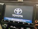 【大画面ナビ】人気の大型8インチナビを装備。存在感のある大画面はインパクト大!ナビ利用時のマップ表示は見やすく、テレビやDVDは臨場感がアップ!いつものドライブがグッと楽しくなります♪