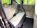 後部座席も気になるようなキズ・汚れやへたり等、大きなダメージはなく、良好な状態です。
