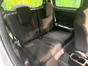 後部座席も気になるようなキズ・汚れやへたり等、大きなダメージはなく、良好な状態です。