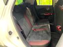 後部座席も気になるようなキズ・汚れやへたり等、大きなダメージはなく、良好な状態です。