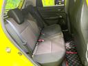 後部座席も気になるようなキズ・汚れやへたり等、大きなダメージはなく、良好な状態です。