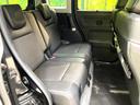後部座席も気になるようなキズ・汚れやへたり等、大きなダメージはなく、良好な状態です。