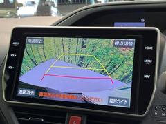 【バックカメラ】駐車時に後方がリアルタイム映像で確認できます。大型商業施設や立体駐車場での駐車時や、夜間のバック時に大活躍！運転スキルに関わらず、今や必須となった装備のひとつです！ 5