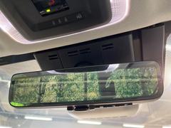 【デジタルインナーミラー】後席の大きな荷物や同乗者で後方が確認しづらい時でも安心！カメラが撮影した車両後方の映像をルームミラー内に表示。クリアな視界で状況の確認が可能です！ 6