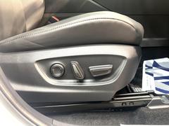 【パワーシート】スイッチ一つで簡単にシートの微調整が可能！電動だから力もいりません！快適なシートポジションにセットして、快適なドライブをお楽しみください。 7