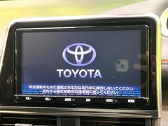 �ڽ��������ʥӡۿ͵��ν����ʥӤ������������ǥ�����ǽ�⽼�¤��Ƥ��ꡢ�£�������������³����Ф������Υ��ޥۤ�ͣУ��ץ쥤�䡼�β��ڤ������ǽ�������α�ž������˳ڤ����ʤ�ޤ����� 4