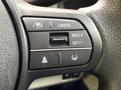 �ڥ����ץƥ��֥��롼������ȥ�����۹�®ƻϩ�Ǥ�Ĺ��Υ���Ԥ��ڤˡ�����ư��®�٤��ݤĥ��롼������ȥ����뤬�����ͷڸ������ƥ��Ϣ�Ȥ��������μ�ξ���Τ��Ƽִ֤��ݤĤ褦��®��Ĵ�ᤷ�Ƥ���ޤ����� 4