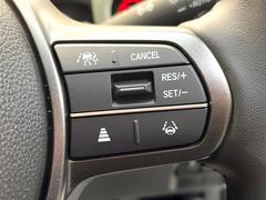 �ڥ����ץƥ��֥��롼������ȥ�����۹�®ƻϩ�Ǥ�Ĺ��Υ���Ԥ��ڤˡ�����ư��®�٤��ݤĥ��롼������ȥ����뤬�����ͷڸ������ƥ��Ϣ�Ȥ��������μ�ξ���Τ��Ƽִ֤��ݤĤ褦��®��Ĵ�ᤷ�Ƥ���ޤ����� 5