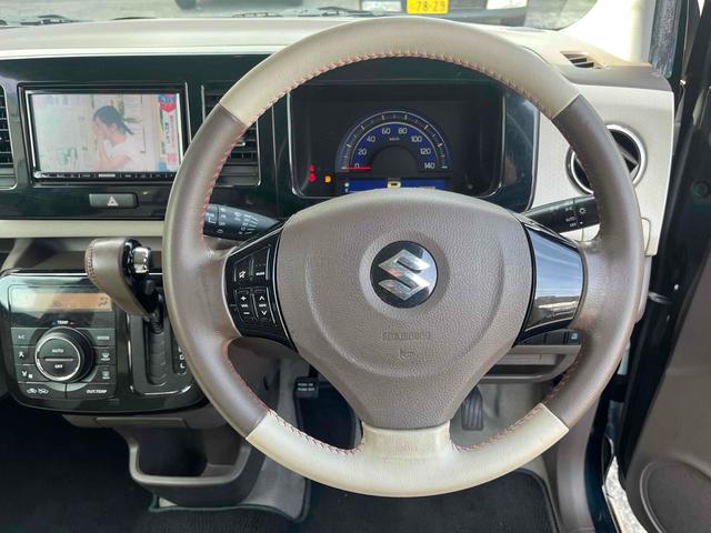 ＭＲワゴンＷｉｔ ＸＳ　ナビ　ＴＶ　オートライト　ＨＩＤ　スマートキー　アイドリングストップ　電動格納ミラー　ベンチシート　ＣＶＴ　盗難防止システム　ＡＢＳ　アルミホイール　衝突安全ボディ　エアコン　パワーステアリング（3枚目）