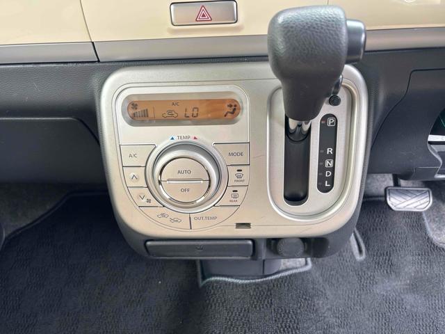 アルトラパン ＸＬ　スマートキー　アイドリングストップ　電動格納ミラー　シートヒーター　ベンチシート　ＣＶＴ　盗難防止システム　ＡＢＳ　ＣＤ　アルミホイール　衝突安全ボディ　エアコン　パワーステアリング　パワーウィンドウ（5枚目）