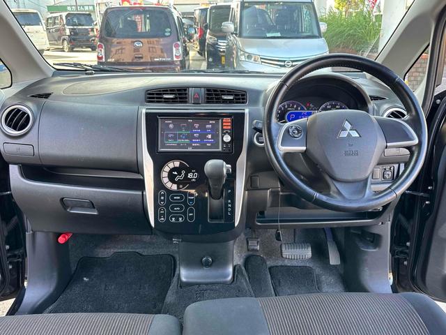 ｅＫカスタム Ｔ　ＥＴＣ　バックカメラ　ナビ　ＴＶ　ＨＩＤ　スマートキー　電動格納ミラー　ベンチシート　ＣＶＴ　盗難防止システム　ＡＢＳ　ＣＤ　ＵＳＢ　ミュージックプレイヤー接続可　アルミホイール　衝突安全ボディ（2枚目）