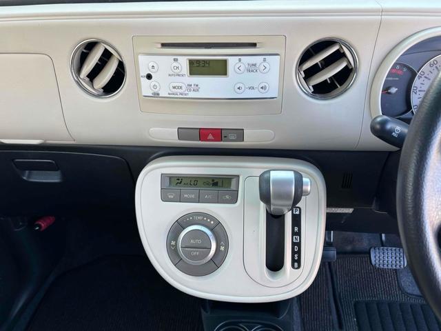 ミラココア ココアプラスＸ　スマートキー　アイドリングストップ　電動格納ミラー　ベンチシート　ＣＶＴ　盗難防止システム　ＡＢＳ　ＣＤ　ミュージックプレイヤー接続可　ルーフレール　衝突安全ボディ　エアコン　パワーステアリング（3枚目）