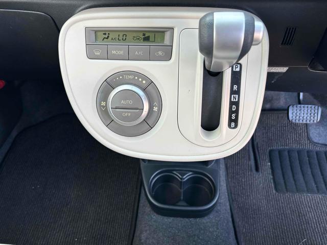 ミラココア ココアプラスＸ　スマートキー　アイドリングストップ　電動格納ミラー　ベンチシート　ＣＶＴ　盗難防止システム　ＡＢＳ　ＣＤ　ミュージックプレイヤー接続可　ルーフレール　衝突安全ボディ　エアコン　パワーステアリング（4枚目）