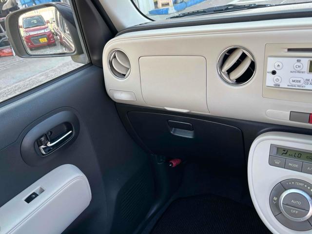 ミラココア ココアプラスＸ　スマートキー　アイドリングストップ　電動格納ミラー　ベンチシート　ＣＶＴ　盗難防止システム　ＡＢＳ　ＣＤ　ミュージックプレイヤー接続可　ルーフレール　衝突安全ボディ　エアコン　パワーステアリング（6枚目）