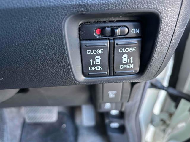 N-BOXカスタム G・Lパッケージ バックカメラ 両側電動スライドドア オートライト HID スマートキー アイドリングストップ 電動格納ミラー ベンチシート CVT 盗難防止システム ABS ESC CD ミュージックプレイヤー接続可(7枚目)