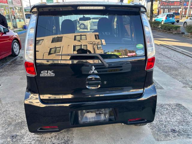 ｅＫカスタム Ｔ　バックカメラ　ＴＶ　オートライト　ＨＩＤ　スマートキー　電動格納ミラー　ベンチシート　ＣＶＴ　盗難防止システム　ＡＢＳ　アルミホイール　衝突安全ボディ　エアコン　パワーステアリング　パワーウィンドウ（14枚目）