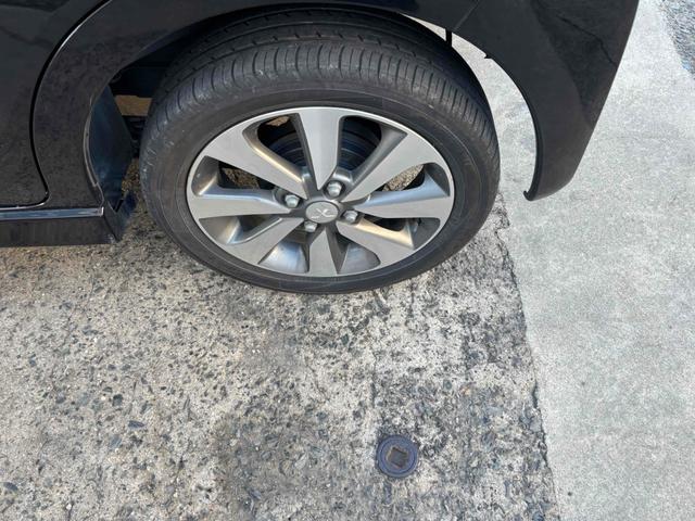 ｅＫカスタム Ｔ　バックカメラ　ＴＶ　オートライト　ＨＩＤ　スマートキー　電動格納ミラー　ベンチシート　ＣＶＴ　盗難防止システム　ＡＢＳ　アルミホイール　衝突安全ボディ　エアコン　パワーステアリング　パワーウィンドウ（18枚目）