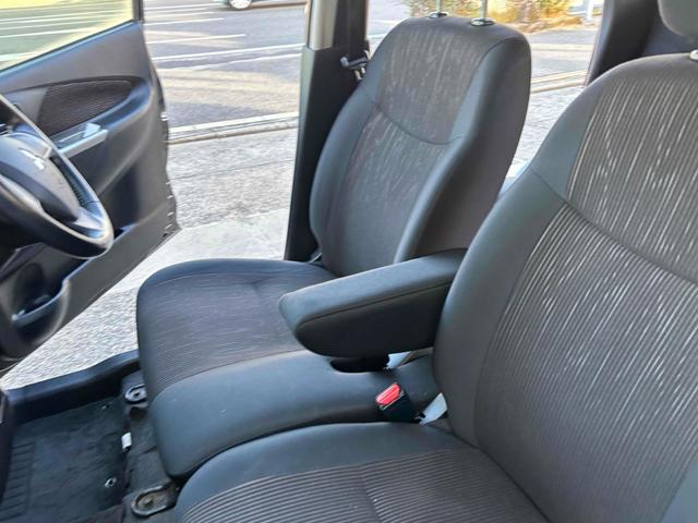 ｅＫカスタム Ｔ　バックカメラ　ＴＶ　オートライト　ＨＩＤ　スマートキー　電動格納ミラー　ベンチシート　ＣＶＴ　盗難防止システム　ＡＢＳ　アルミホイール　衝突安全ボディ　エアコン　パワーステアリング　パワーウィンドウ（30枚目）