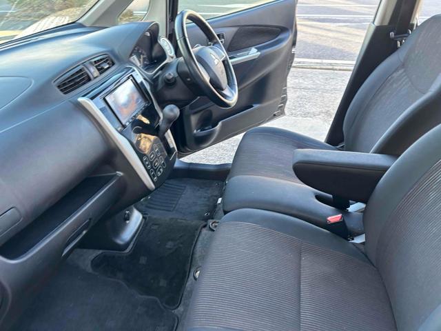 ｅＫカスタム Ｔ　バックカメラ　ＴＶ　オートライト　ＨＩＤ　スマートキー　電動格納ミラー　ベンチシート　ＣＶＴ　盗難防止システム　ＡＢＳ　アルミホイール　衝突安全ボディ　エアコン　パワーステアリング　パワーウィンドウ（31枚目）