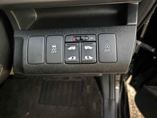 ステップワゴンスパーダ Z クールスピリット ドライブレコーダー ETC ナビ オートクルーズコントロール 両側電動スライドドア HID スマートキー アイドリングストップ 電動格納ミラー 3列シート CVT アルミホイール 盗難防止システム(7枚目)