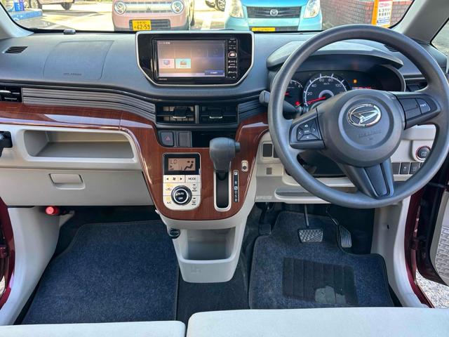 ムーヴ Ｘ　バックカメラ　ＴＶ　スマートキー　アイドリングストップ　ベンチシート　ＣＶＴ　盗難防止システム　ＡＢＳ　ＥＳＣ　ＣＤ　ＵＳＢ　アルミホイール　衝突安全ボディ　エアコン　パワーステアリング（2枚目）