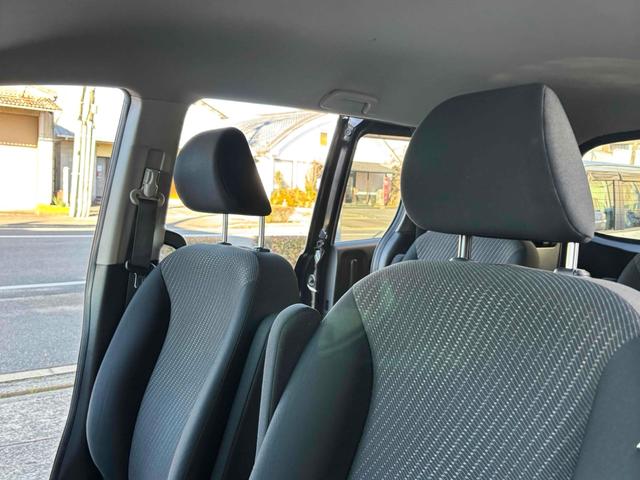 フリードハイブリッド ジャストセレクション　オートクルーズコントロール　両側スライド・片側電動　ＨＩＤ　スマートキー　アイドリングストップ　電動格納ミラー　ウォークスルー　ＣＶＴ　アルミホイール　ＣＤ　ＵＳＢ　ミュージックプレイヤー接続可（32枚目）