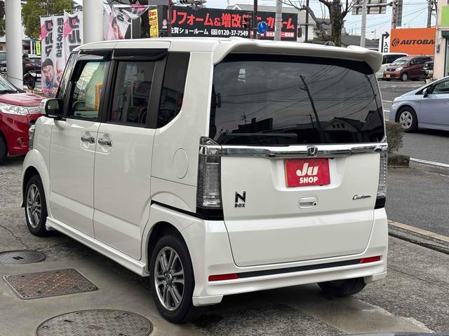 Ｎ－ＢＯＸカスタム Ｇ・Ｌパッケージ　バックカメラ　両側スライド・片側電動　ナビ　ＨＩＤ　スマートキー　アイドリングストップ　電動格納ミラー　ベンチシート　ＣＶＴ　盗難防止システム　ＡＢＳ　ＥＳＣ　アルミホイール　エアコン（16枚目）