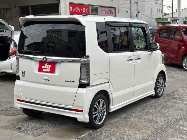 Ｎ－ＢＯＸカスタム Ｇ・Ｌパッケージ　バックカメラ　両側スライド・片側電動　ナビ　ＨＩＤ　スマートキー　アイドリングストップ　電動格納ミラー　ベンチシート　ＣＶＴ　盗難防止システム　ＡＢＳ　ＥＳＣ　アルミホイール　エアコン（18枚目）