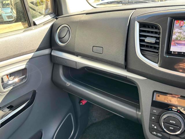 ワゴンＲスティングレー Ｘ　ＥＴＣ　ナビ　ＴＶ　衝突被害軽減システム　ＨＩＤ　スマートキー　アイドリングストップ　シートヒーター　ベンチシート　ＣＶＴ　盗難防止システム　ＡＢＳ　ＥＳＣ　アルミホイール　衝突安全ボディ　エアコン（9枚目）